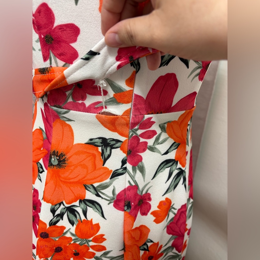 Calvin Klein Floral Print Hibiscus Belted
A Line Sleeveless Midi Dress Size 2 - Picture 4 of 11